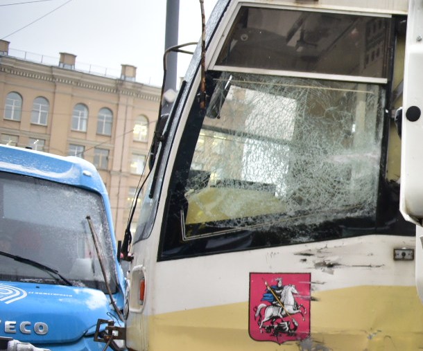 Полиция назвала число пострадавших в автобусном ДТП на северо-западе Москвы
