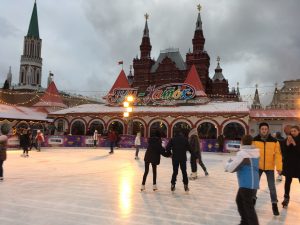 23.12.2017 ГУМ-каток на Красной площади. Фото: Мария Иванова, «Вечерняя Москва»