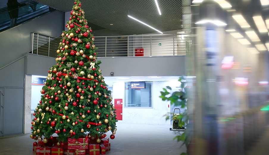 Новогодние елки установят на станциях МЦК