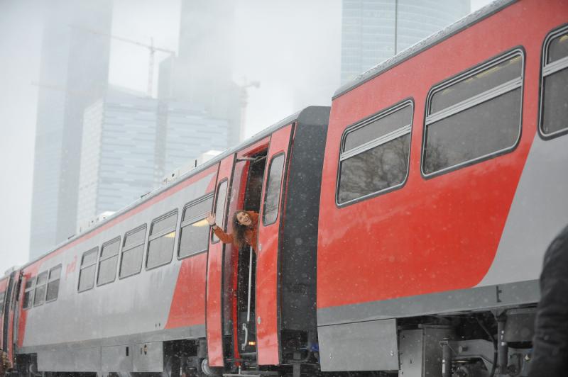 Архивными фотографиями украсили поезд Москва — Тула