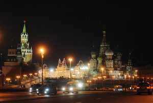 Уровень пробок вечером 4 декабря достигал трех-пяти баллов. Фото: Александр Кожохин, «Вечерняя Москва»