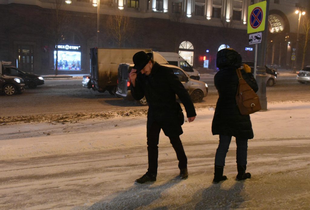 В пятницу Москве пообещали потепление и сильный ветер
