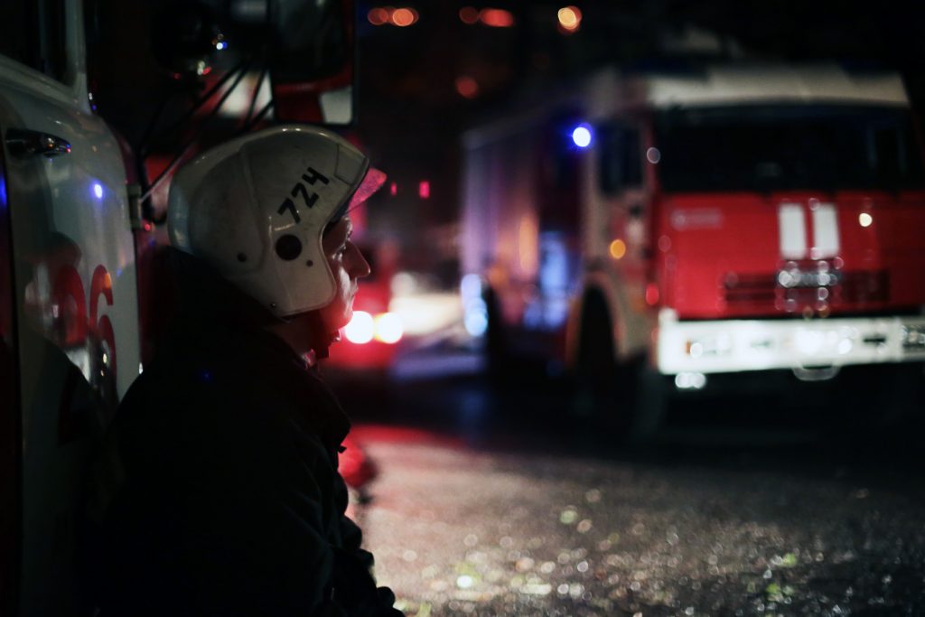 Из пожара в центре Москвы спасли пятерых погорельцев
