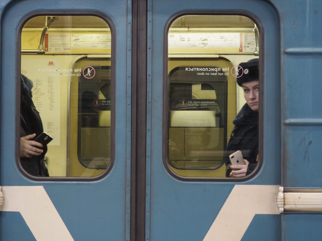 В Московском метро назвали причину сбоя на синей ветке