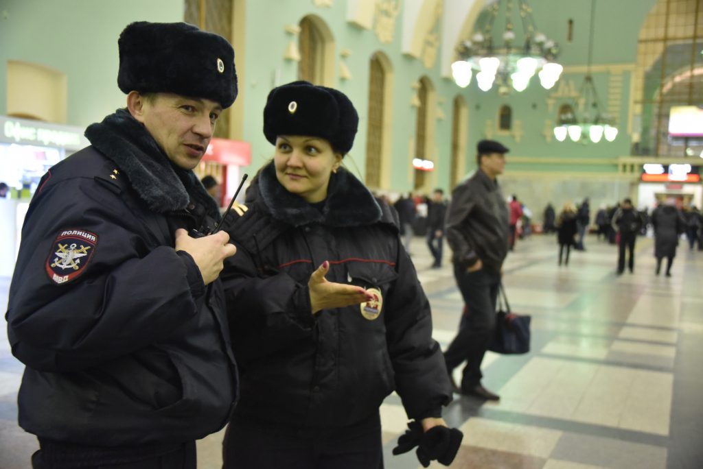 Полиция прибыла на пять вокзалов Москвы из-за телефонных «террористов»