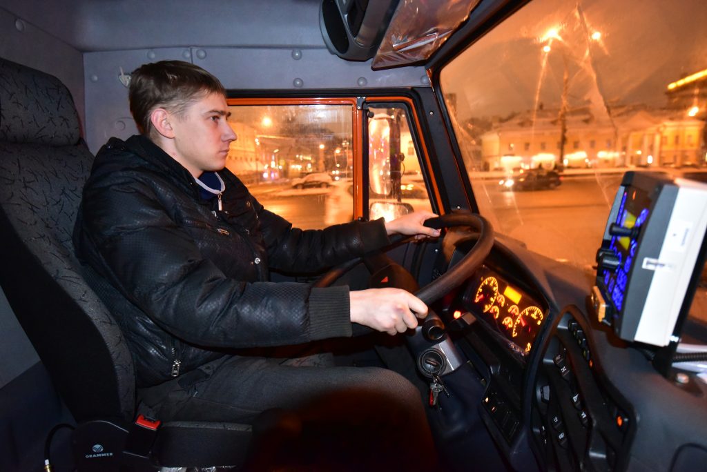 Синоптики пригласили водителей Москвы в автобусы и метро