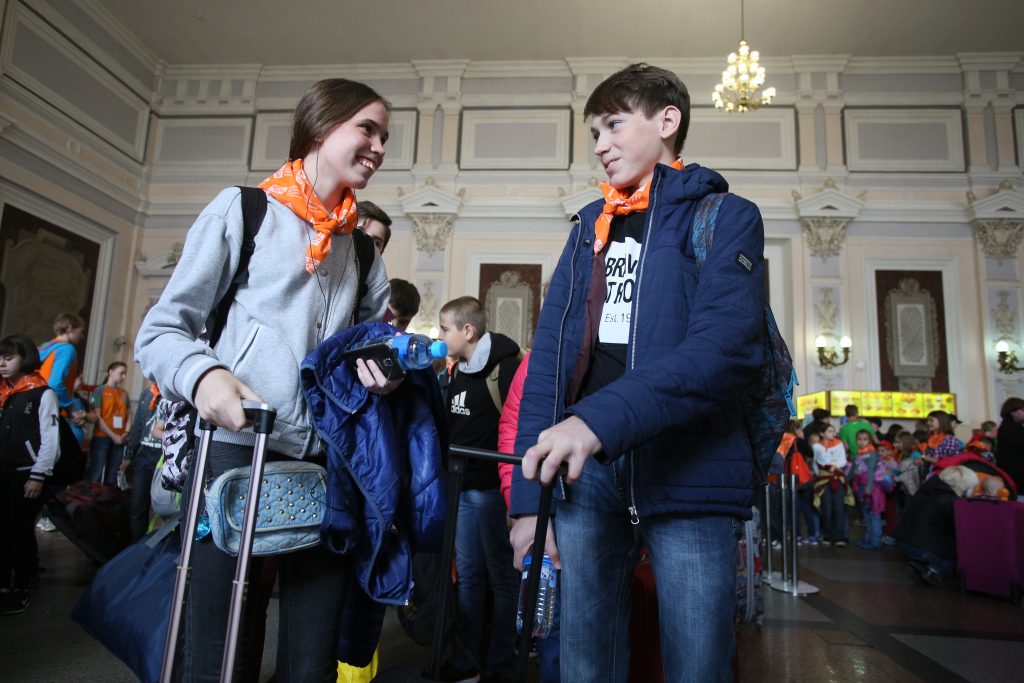 Московские школьники получат бесплатные путевки в детские лагеря
