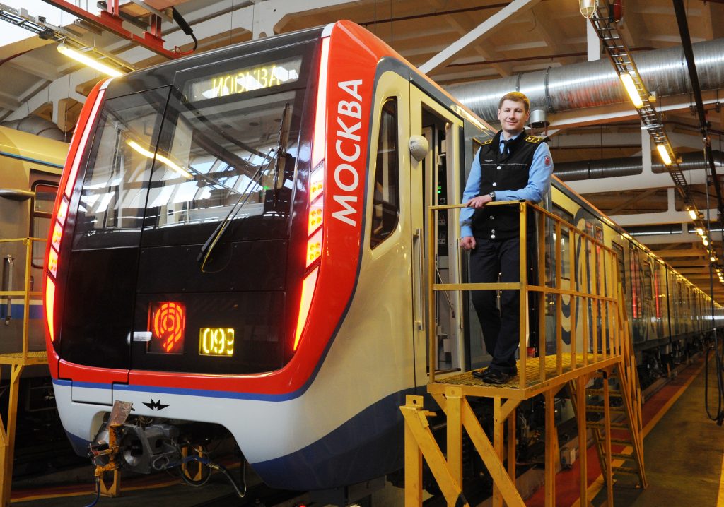 Еще 33 поезда «Москва» выйдут на фиолетовую ветку метро Москвы