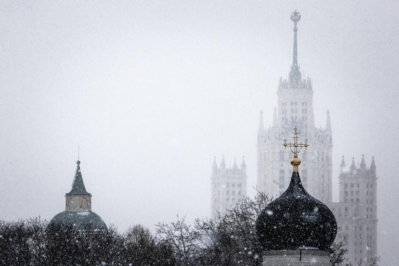 Снег и сильный ветер придут в Москву