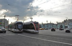 Движение трамвайных маршрутов №7 и №9 по площади Тверская Застава запущено в сентябре 2017 года, после благоустройства по программе «Моя улица». Фото: Александр Кожохин