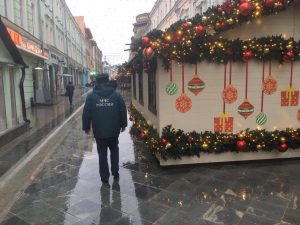 Спасатели работают в усиленном режиме в новогодгие праздники. Фото: Пресс-служба Управления по ЦАО Главного управления МЧС России по г. Москве