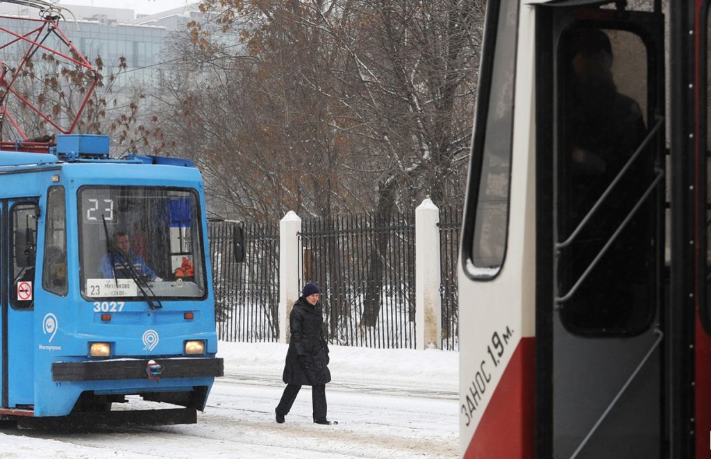 Еще 200 трамвайных остановок в столице обустроят для маломобильных пассажиров
