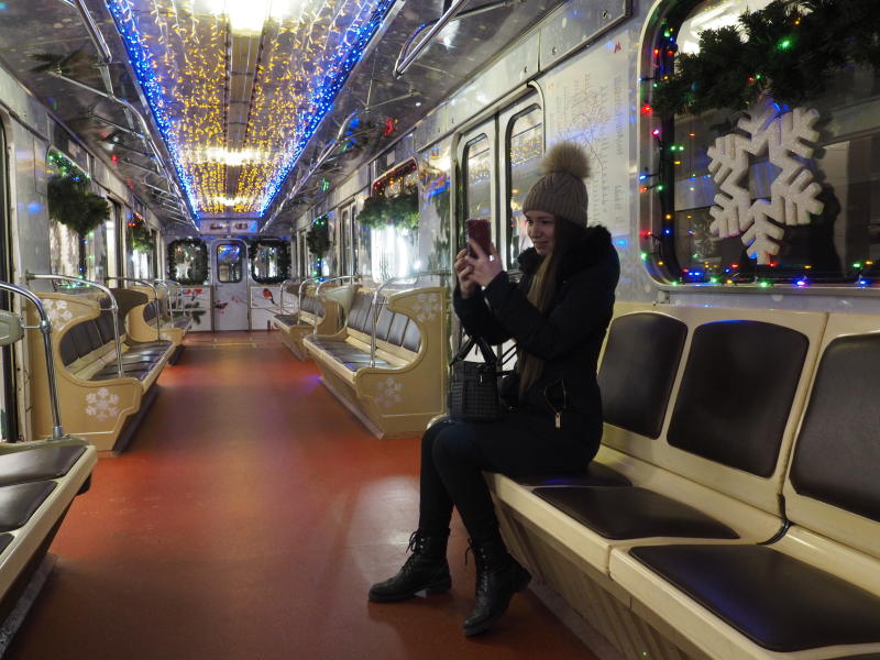 Более 500 000 жителей столицы воспользовались городским транспортом в новогоднюю ночь. Фото: «Вечерняя Москва»