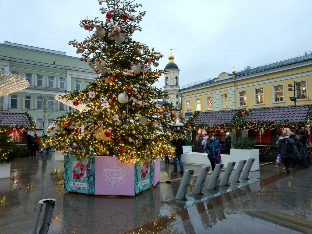 Театр своими руками: мастер-классы проходят на площадке «Путешествия в Рождество» в Замоскворечье