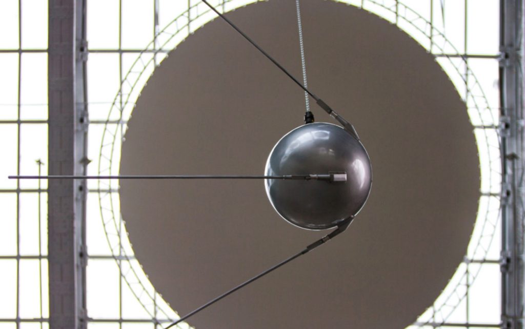 Первый спутник Земли «приземлился» на ВДНХ