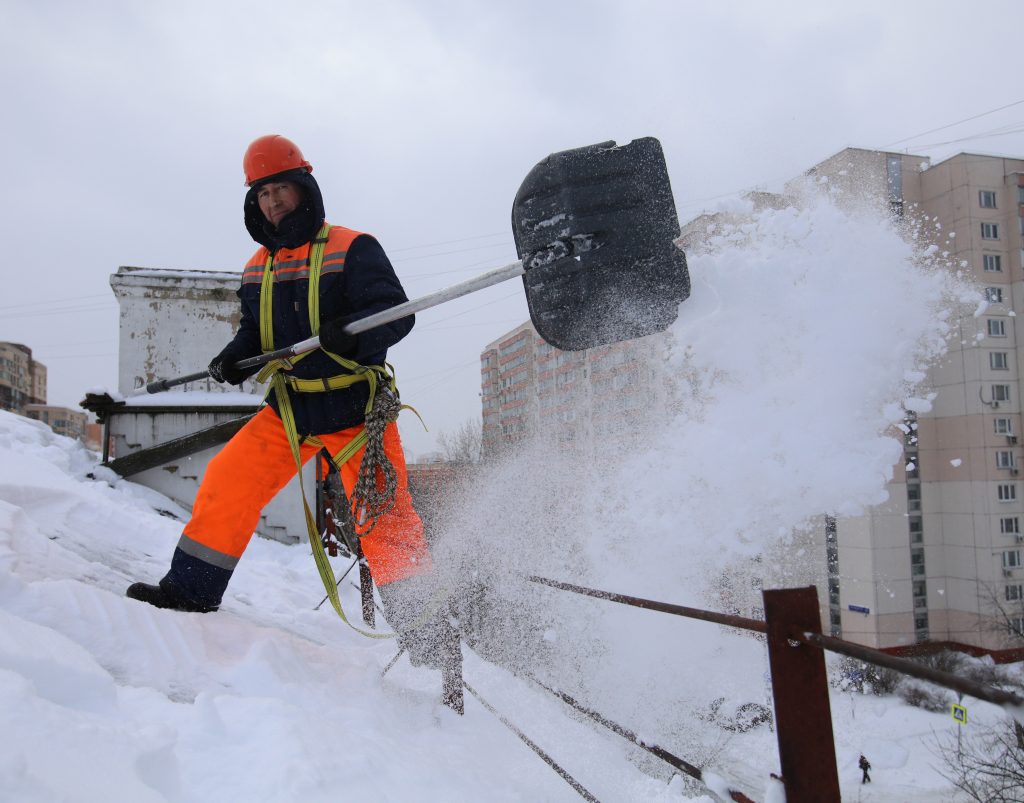 Москве пообещали снежные выходные с потеплением