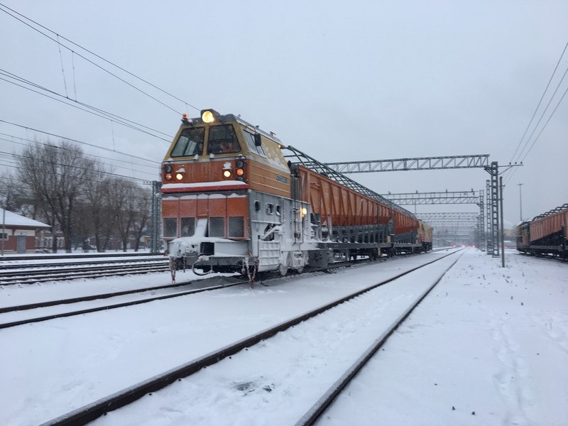 За ночь с Московской железной дороги вывезли 11 тысяч «кубов» снега