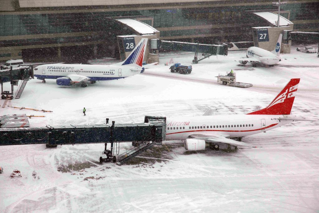 Аэропорты Москвы подготовили к 50-градусным морозам