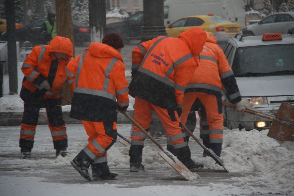 Москва бросила беспрецедентные силы на уборку снега