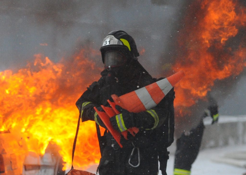 Следователи начали проверку после гибели двух женщин из-за пожара на востоке Москвы