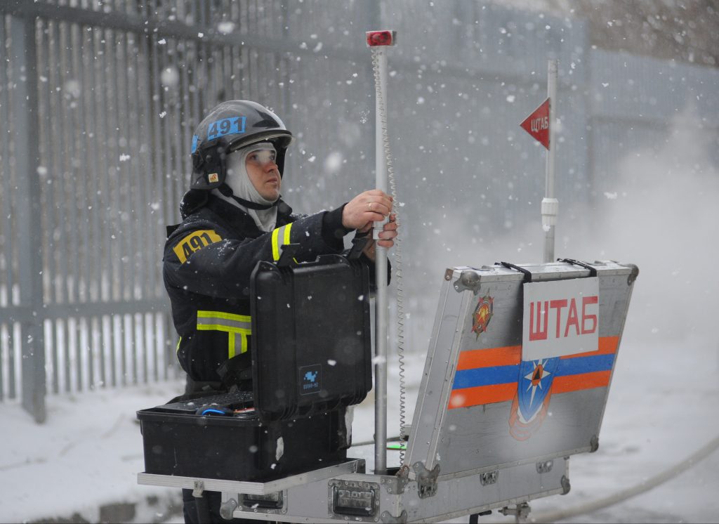 МЧС Москвы потушило 25-метровый пожар в гостинице «Космос»
