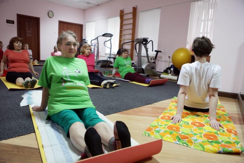 Бесплатные занятия йогой организуют для пенсионеров Москвы