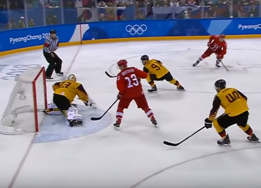 Российские хоккеисты принесли золото в командный зачет