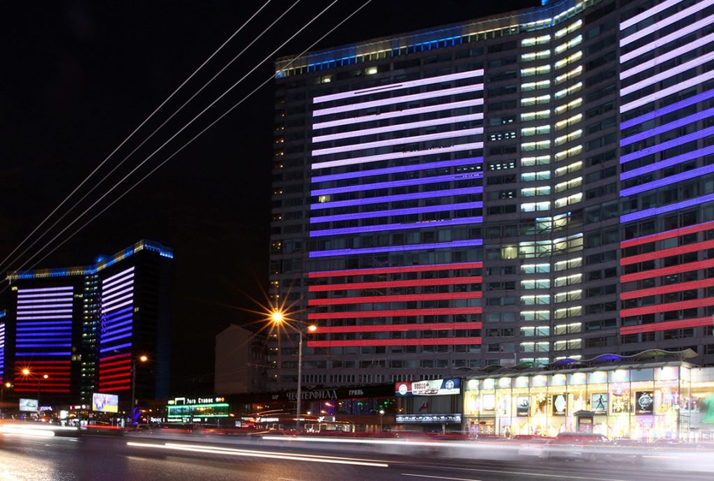 Почти 100 домов на центральных улицах столицы превратят в световые инсталляции в честь Дня защитника Отечества. Фото: mos.ru