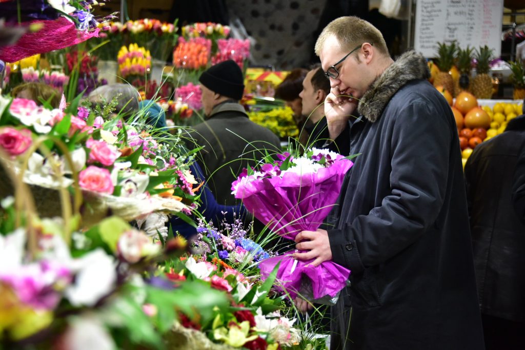 Почти две тысячи цветочных лавок откроется в Москве к 8 Марта