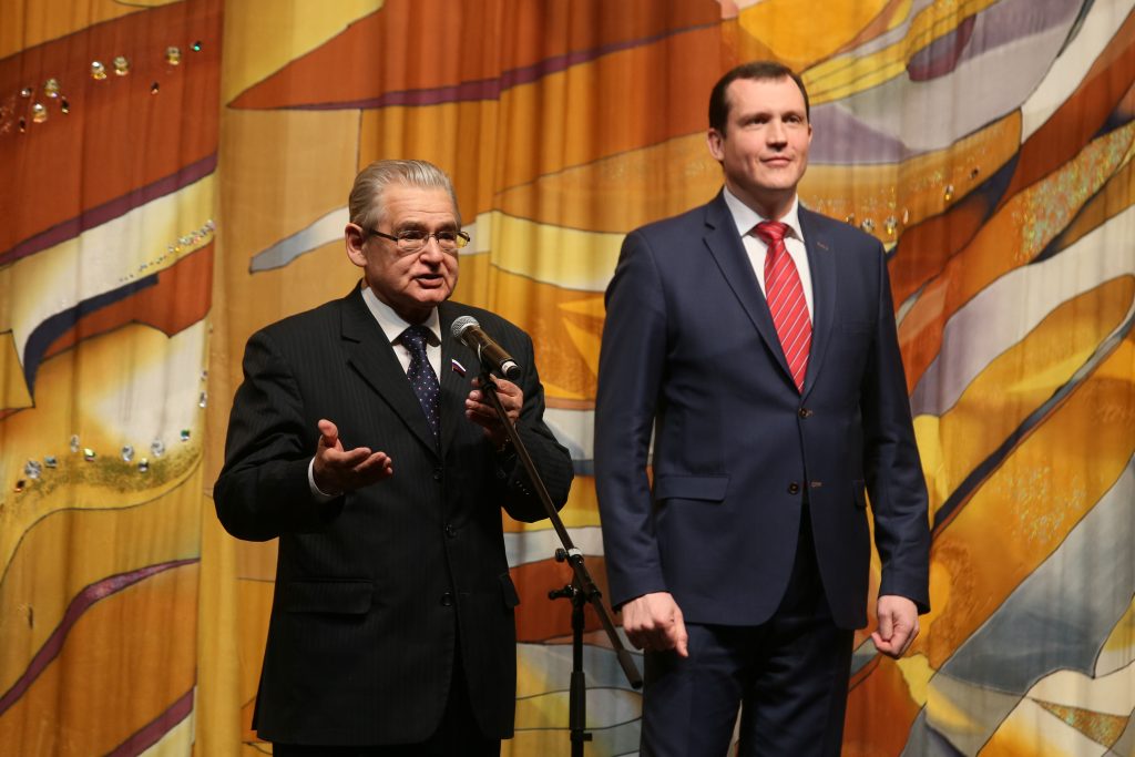 Префект Центрального округа поздравил москвичек с праздником