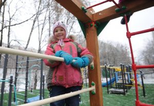 Детские площадки Хамовников отремонтируют в ходе субботников. Фото: Пелагия Замятина, «Вечерняя Москва»