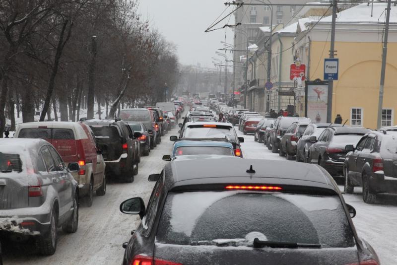 Движение автотранспорта временно ограничат на некоторых участках центра Москвы