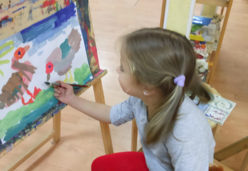 Жители Якиманки увидят живопись юной художницы