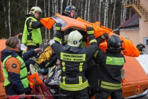 Соревнования помогают спасателям при ликвидации ДТП. Фото: пресс-служба префектуры ЦАО