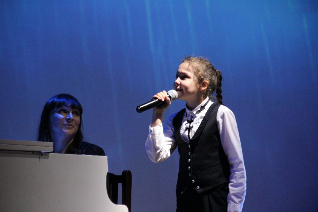 Московские пенсионеры побывали на концерте «Голос. Дети!»