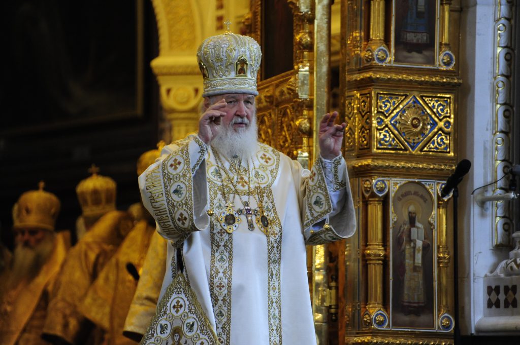 Патриарх Кирилл совершил обряд освящения ветвей вербы. Фото: архив, «Вечерняя Москва»
