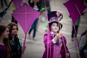 Скорость порывов достигнет 15-17 метров в секунду. Фото: Евгений Еремеев, "Вечерняя Москва" Скорость порывов достигнет 15-17 метров в секунду. Фото: Евгений Еремеев, "Вечерняя Москва"