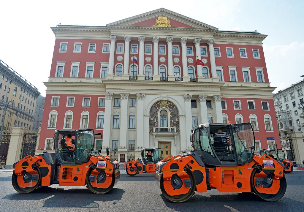 На улицах Москвы заменят более 17 миллионов «квадратов» асфальта за год