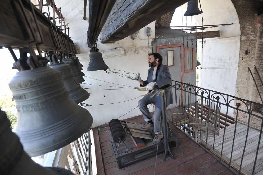 Специалисты обнаружили табличку XVIII века при реставрации колокольни Новоспасского монастыря