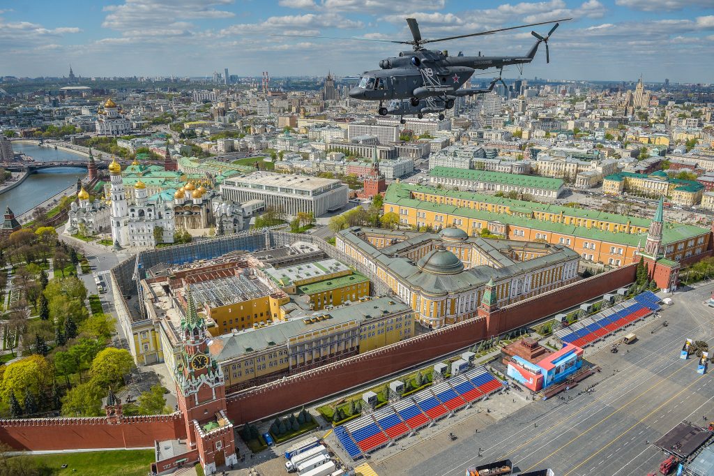 Московский Кремль закроется в мае