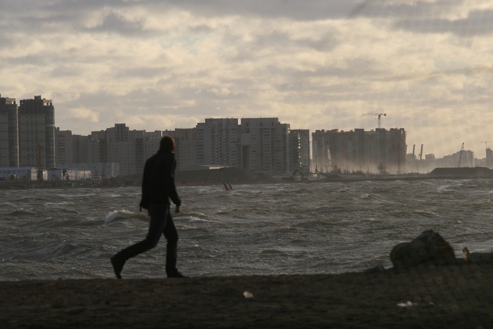 Штормовой ветер принесет в Москву «оранжевый» уровень опасности