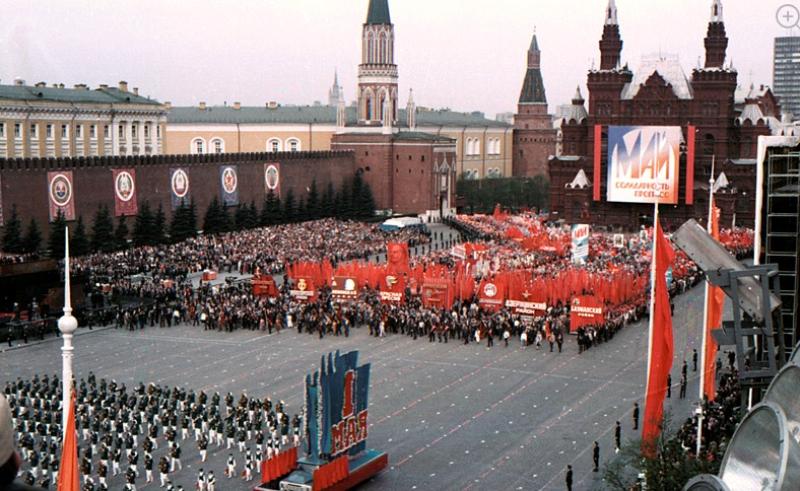 В этом году по центру Москвы под лозунгом «Мир, тру, май» пройдут около 120 тысяч человек. Фото: архив, «Вечерняя Москва»