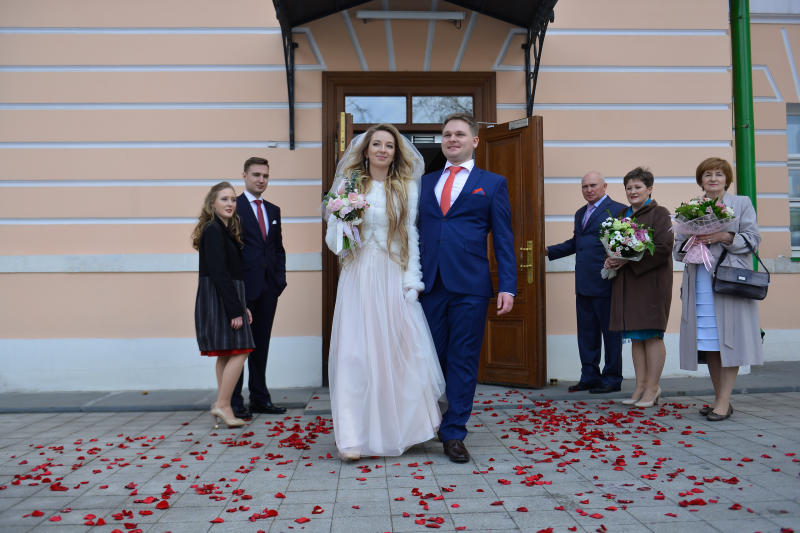 Свыше 1,5 тысячи пар в Москве заключили брак на Красную горку. Фото: архив, «Вечерняя Москва»