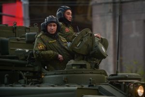 По улицам пройдет колонна боевой техники. Фото: Александр Казаков По улицам пройдет колонна боевой техники. Фото: Александр Казаков