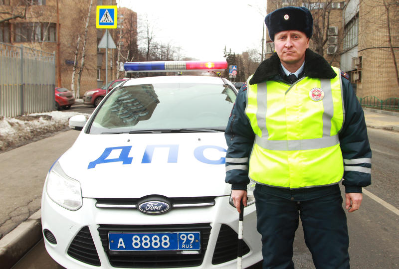 Полицейские снова будут нести постовую службу на перекрестках в ветрозащитных стеклянных кабинах. Фото: Наталия Нечаева