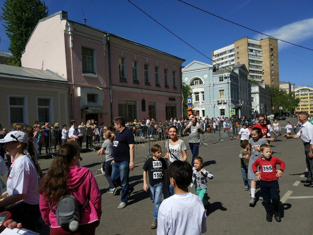 Молодые парламентарии Замоскворечья стали участниками забега «Дороги Победы»