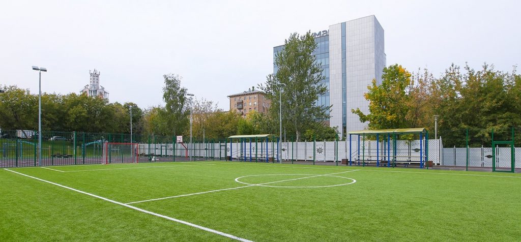 Новые футбольные поля появятся во всех округах Москвы