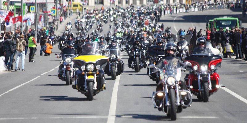 Парад мотоциклистов прошел в городе