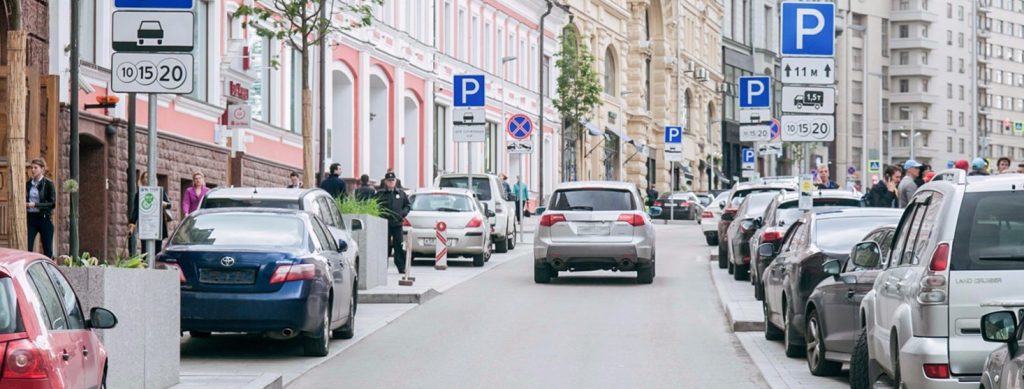 Около 2,5 тысяч автомобилистов с начала года оформили парковочные абонементы. Фото: mos.ru