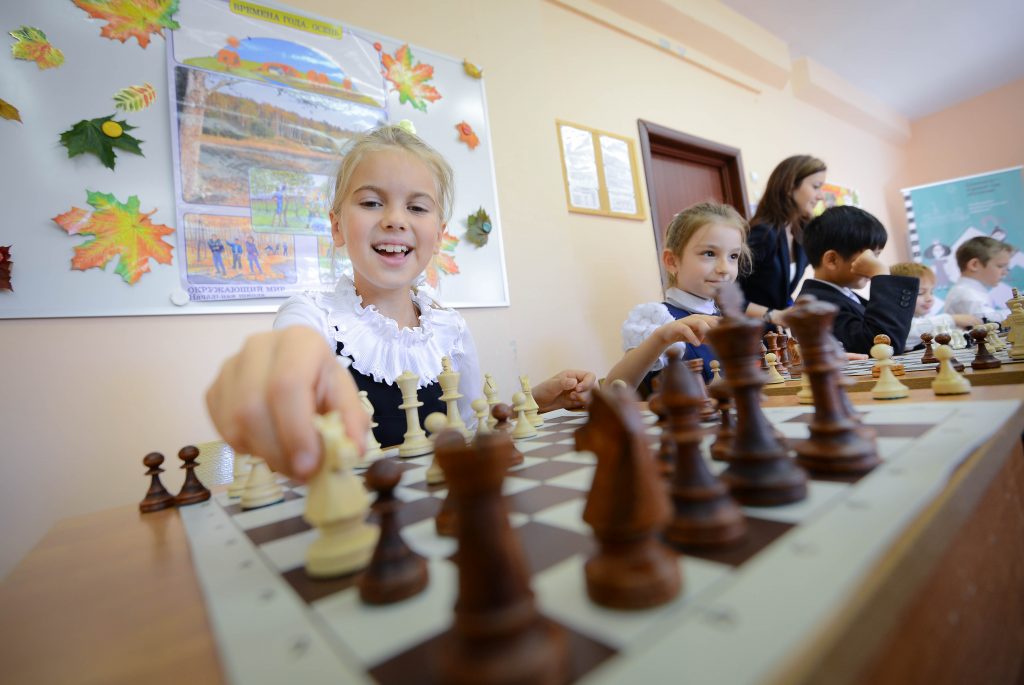 Еще 75 школ Москвы введут обязательные уроки шахмат